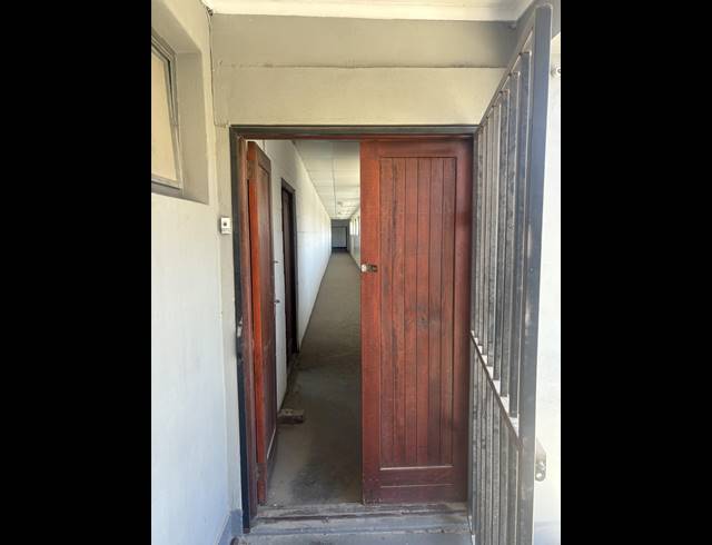 339M² INDUSTRIAL YARD TO LET IN BLACKHEATH INDUSTRIAL